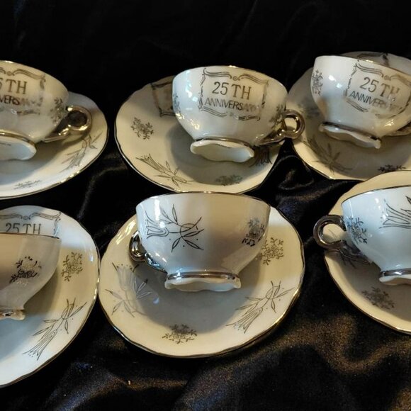 Vintage Empress by Haruta 17 Piece 25th Anniversary Tea Set - Picture 5 of 7